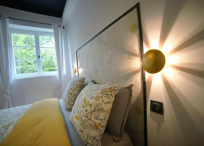 Monseigneur & Design Avec Parking